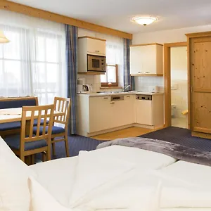 https://hotel-montana.ischgl-hotels.net