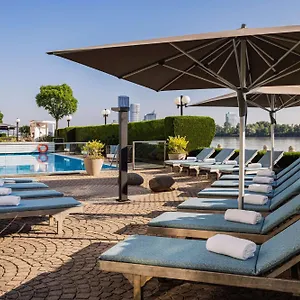 4* فندق هيلتون دانوب ووترفرونت
